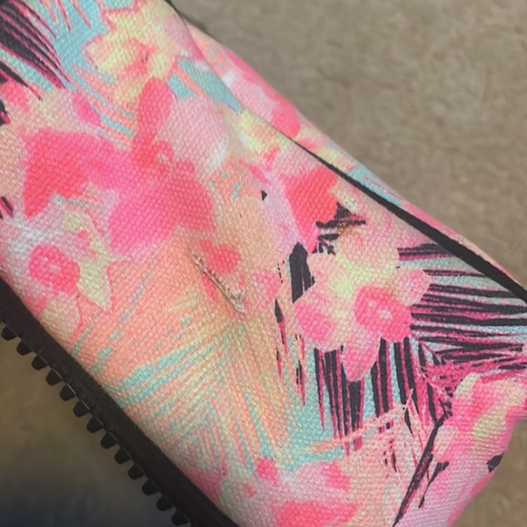 Victoria’s secret Pink Hanging Toiletry / Makeup Bag for travel - Picture 5 of 6